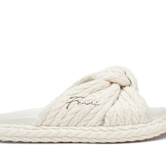 FENDI Feel Knot Slide Sandal. WOMENS. NEW IN BOX 7.5. /37.5. Authentic - Picture 6 of 16